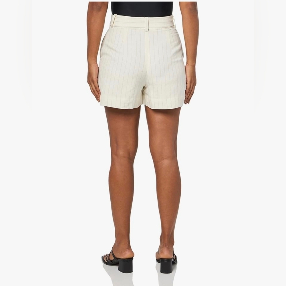 Club Monaco Women's Belted Linen Blend Short #1174 - Picture 2 of 7